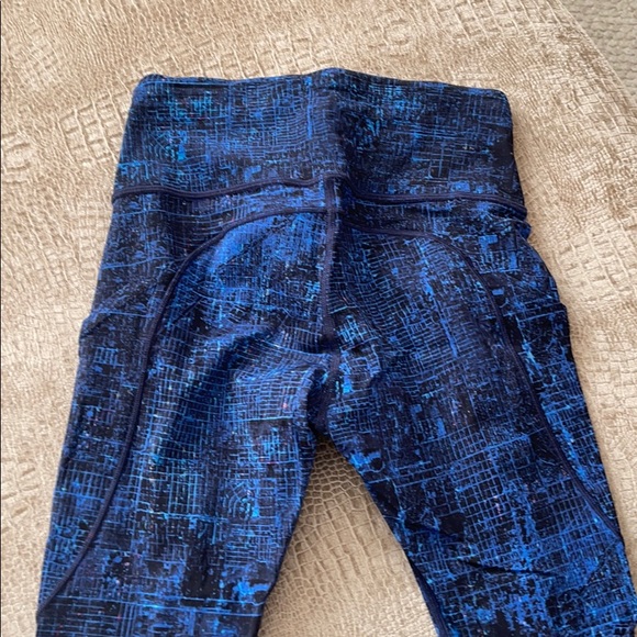 Lululemon pattern leggings - Picture 3 of 4